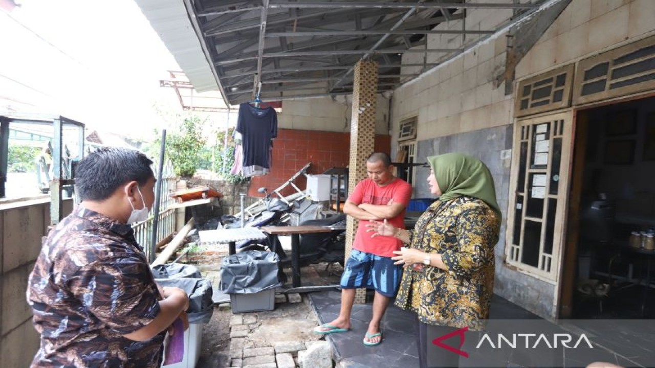 Pemerintah Kota Jakarta Timur melakukan sosialisasi pengolahan limbah menggunakan biopal di Kayu Putih, Jakarta, Kamis (13/10/2022). ANTARA/HO-Kokimfotik Jakarta Timur