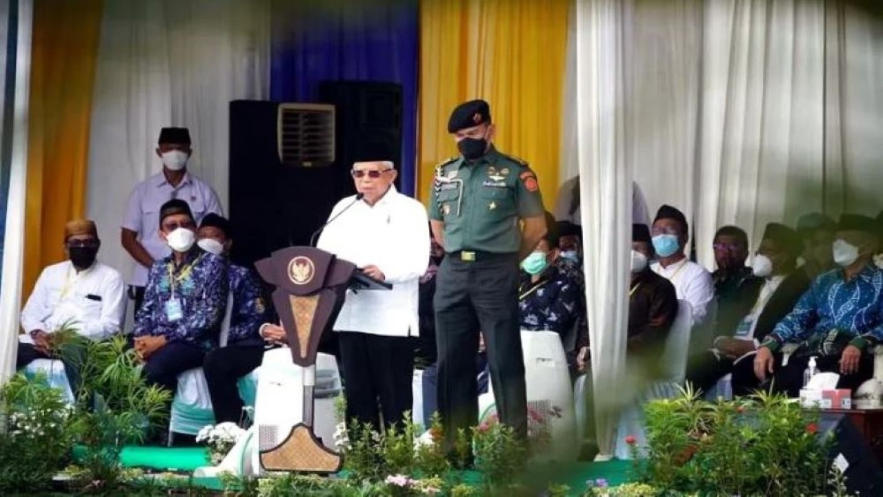 Wapres KH Ma'ruf Amin menghadiri Peringatan Hari Santri Nasional 2022 di Pesantren Muhammadiyah Boarding School (MBS) Prambanan, Jalan Piyungan KM 2 Marangan Bokoharjo, Prambanan, Sleman, Daerah Istimewa Yogyakarta (DIY), Senin (24/10/2022). (EP/SK-BPMI, Setwapres)