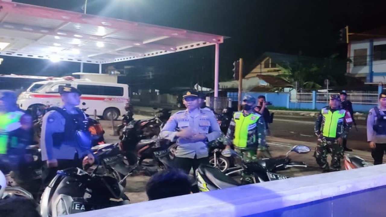 Anggota Polres Bima, Nusa Tenggara Barat saat melakukan patroli dalam rangka mendukung keamanan G20 di Bali (ANTARA/Humas Polda NTB)