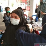 Arsip foto - Vaksinasi COVID-19 di Kota Kendari, Sulawesi Tenggara (ANTARA/Harianto)-1668398843