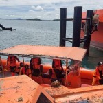 Basarnas melakukan pencarian enam korban kapal terbalik di perairan Batam, Kepulauan Riau. ANTARA/HO-Humas Basarnas Tanjungpinang.-1668582251