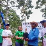 BCA tanam 1.000 pohon durian di kaki Gunung Sasak-1669714556