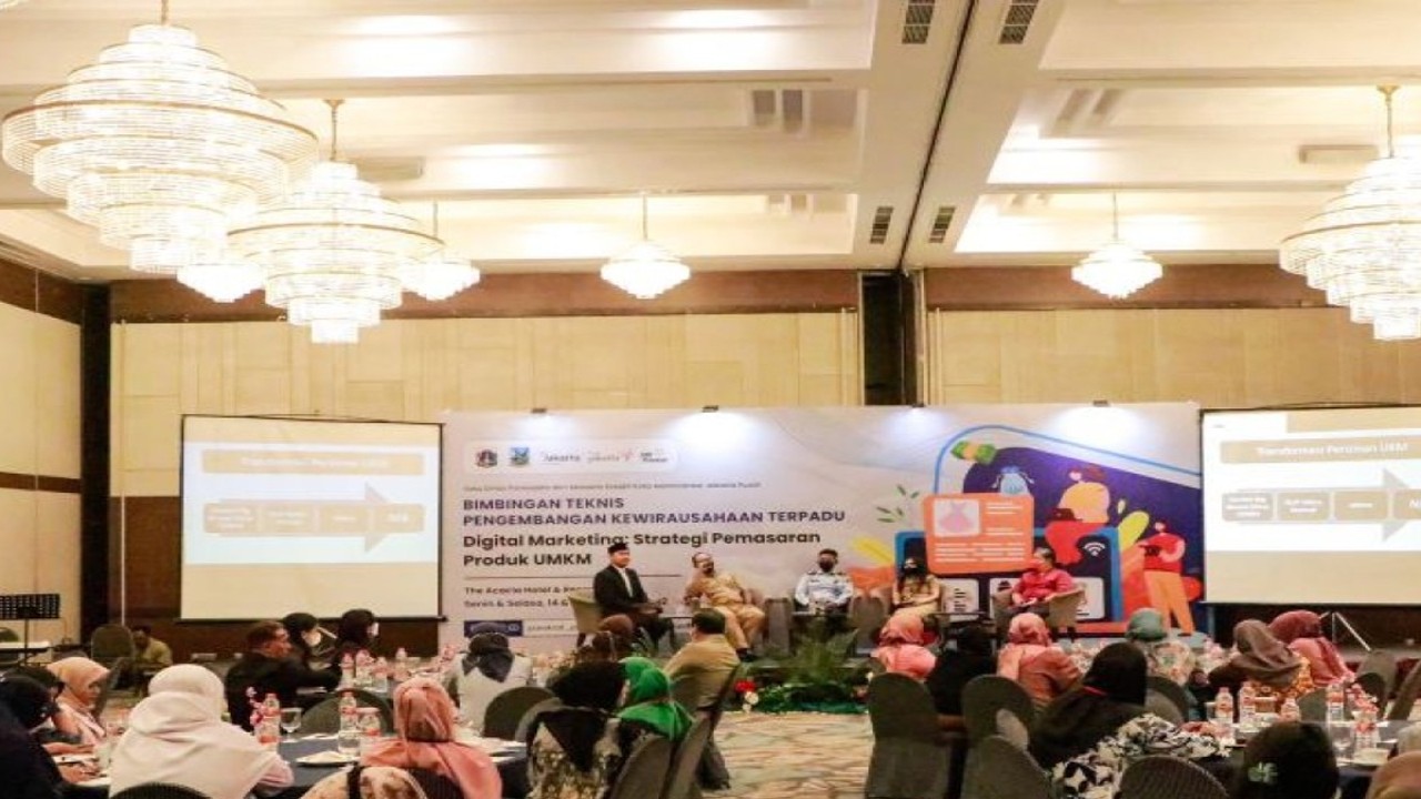 Bimbingan teknis pengembangan kewirausahaan terpadu dengan tema  "Digital Marketing: Strategi Pemasaran Produk Usaha Mikro Kecil Menengah (UMKM)" di Kecamatan Senen, Jakarta Pusat, Selasa (15/11/2022). (ANTARA/HO-Pemerintah Kota Jakarta Pusat)