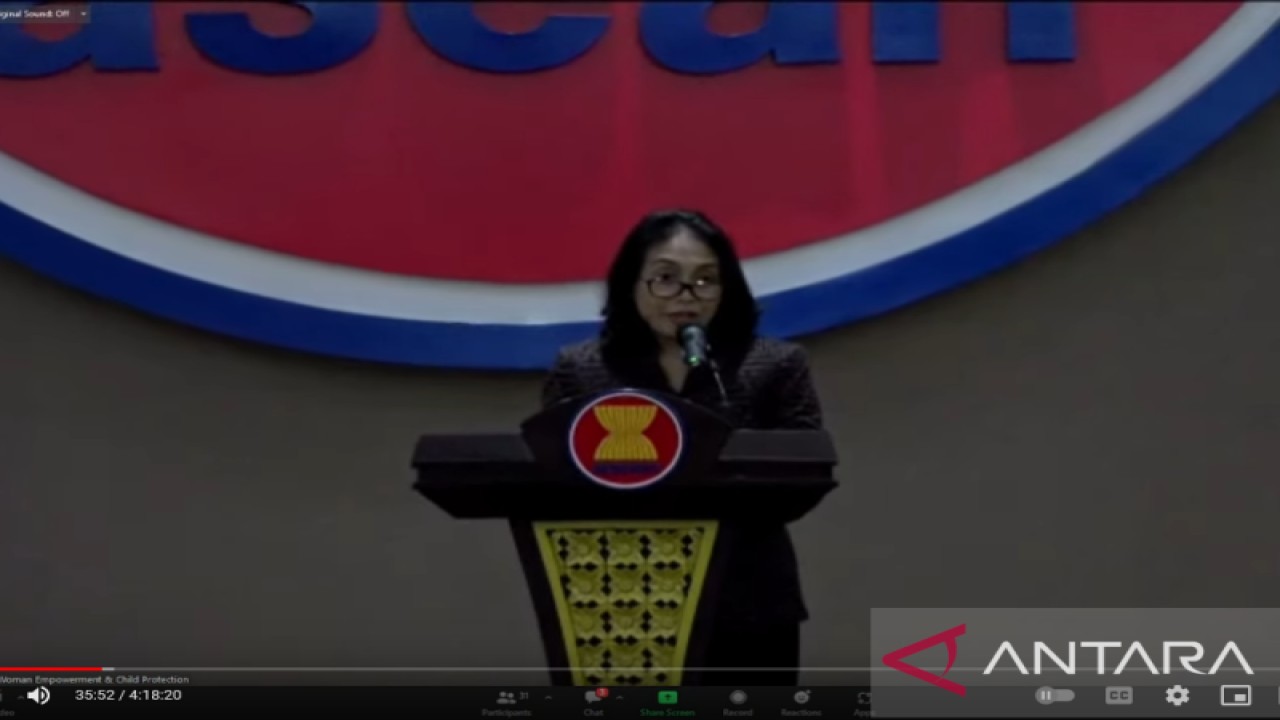 Menteri Pemberdayaan Perempuan dan Perlindungan Anak Bintang Puspayoga dalam acara Opening Ceremony The 7TH ASEAN Children Forum Indonesia 2022 di Jakarta, Rabu (16/11/2022). (ANTARA/ Anita Permata Dewi)