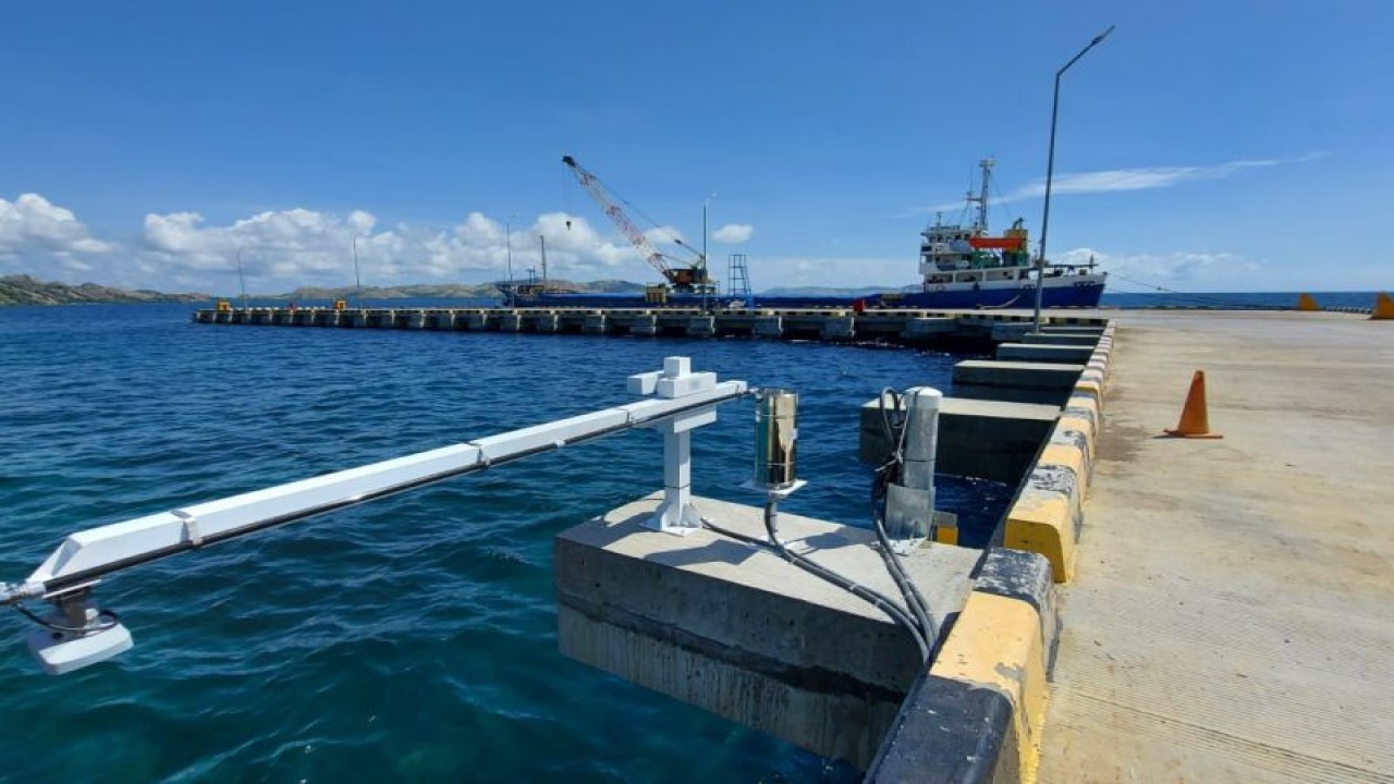 Arsip Foto. Badan Meteorologi, Klimatologi, dan Geofisika (BMKG) telah memasang perangkat Marine Automatic Weather Station (MAWS) untuk mengukur parameter cuaca wilayah perairan di Pelabuhan Labuan Bajo, Manggarai Barat, Nusa Tenggara Timur. (ANTARA/HO)