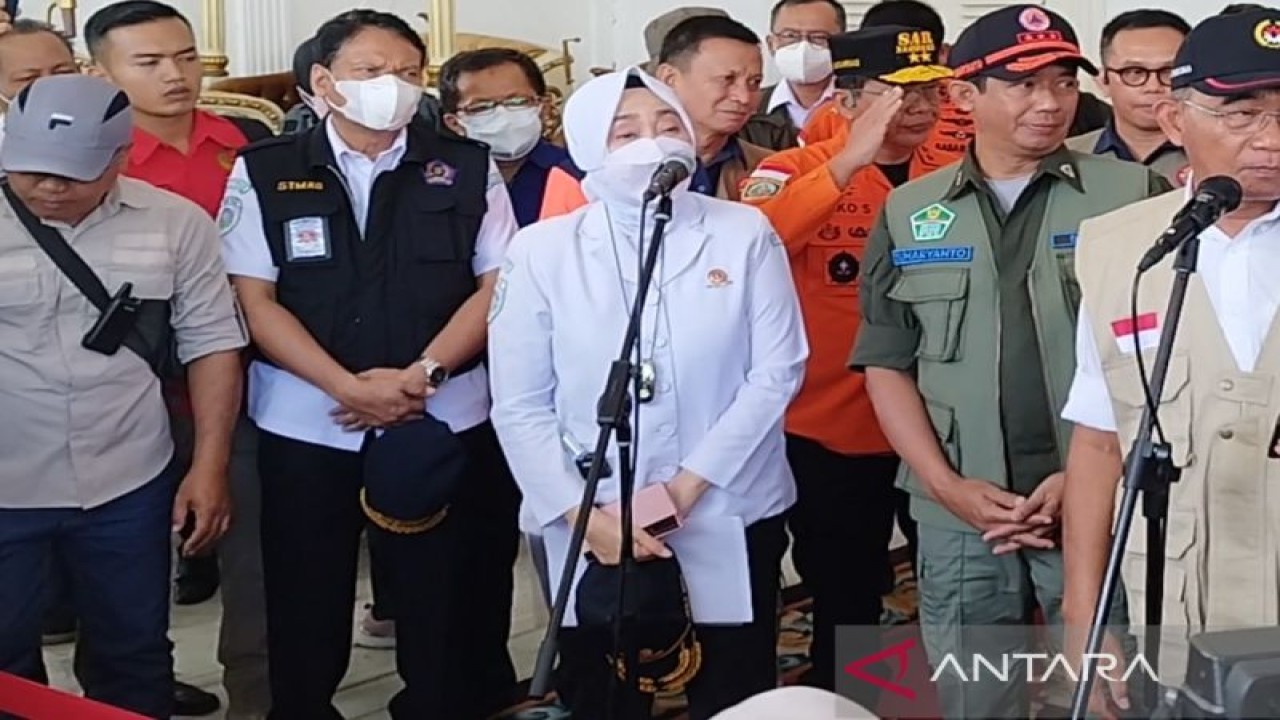 Kepala BMKG Dwikorita Karnawati di Pendopo Cianjur, Kabupaten Cianjur, Jawa Barat, Selasa (22/11/2022). (ANTARA/Bagus Ahmad Rizaldi)