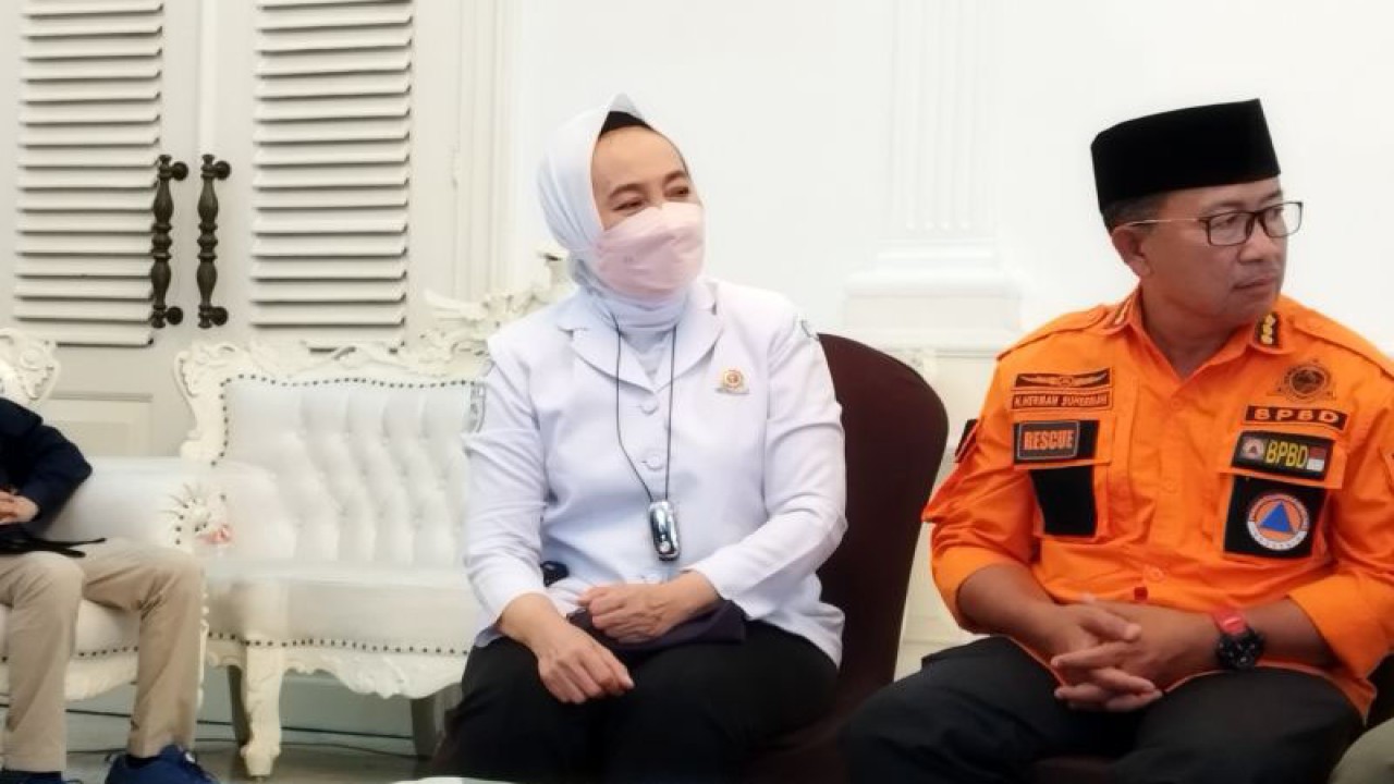 Kepala BMKG Dwikorita Karnawati saat konferensi pers di Pendopo Cianjur, Kabupaten Cianjur, Jawa Barat, Kamis (24/11/2022). ANTARA/Bagus Ahmad Rizaldi