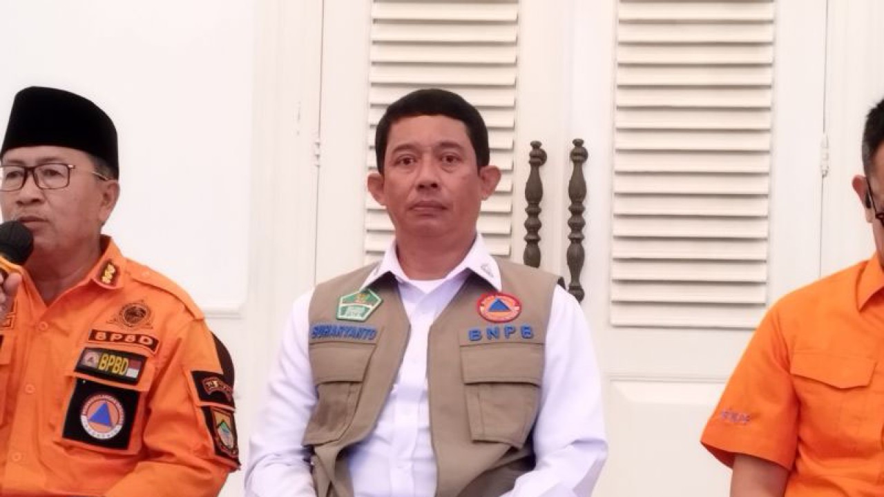 Kepala BNPB Suharyanto saat konferensi pers di Pendopo Cianjur, Kabupaten Cianjur, Jawa Barat, Kamis (24/11/2022). ANTARA/Bagus Ahmad Rizaldi