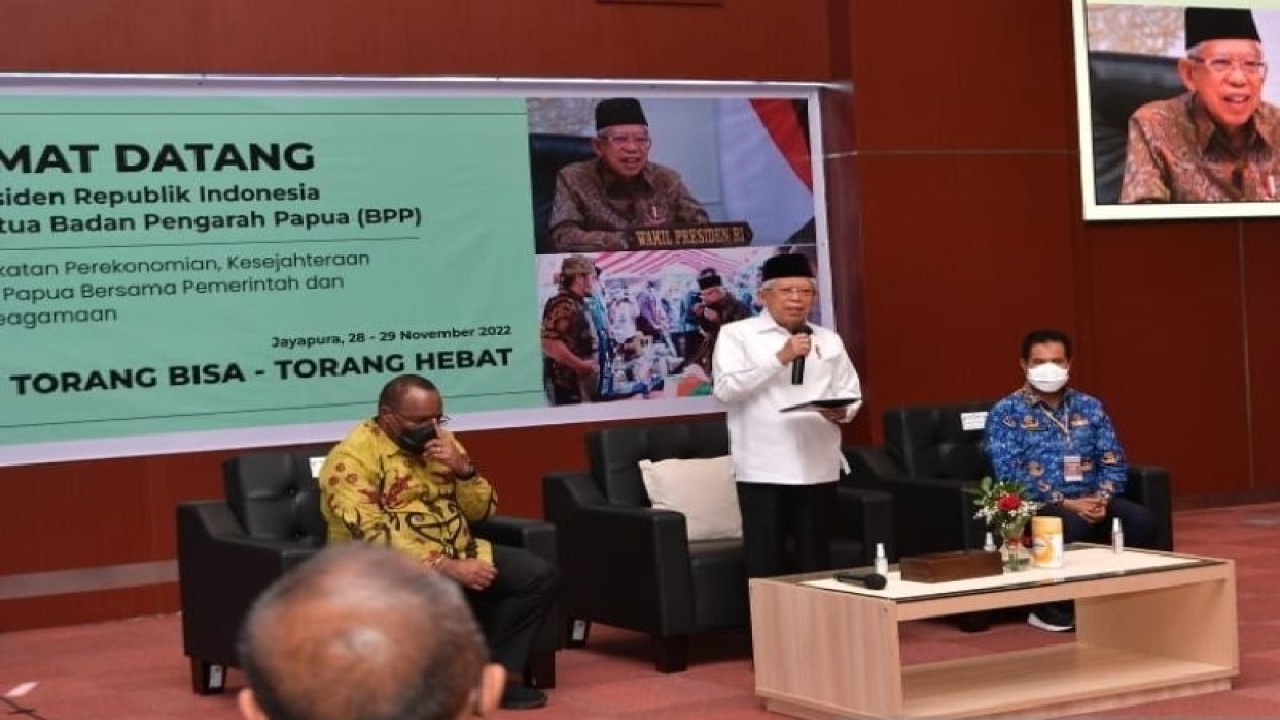 Wakil Presiden (Wapres) K. H. Ma’ruf Amin yang juga sebagai Ketua BPP meresmikan Kantor Operasional Seketariat BPP yang terletak di lantai 5 Gedung Keuangan Negara Jayapura, Papua, Selasa (29/11/2022). ANTARA/ Qadri Pratiwi