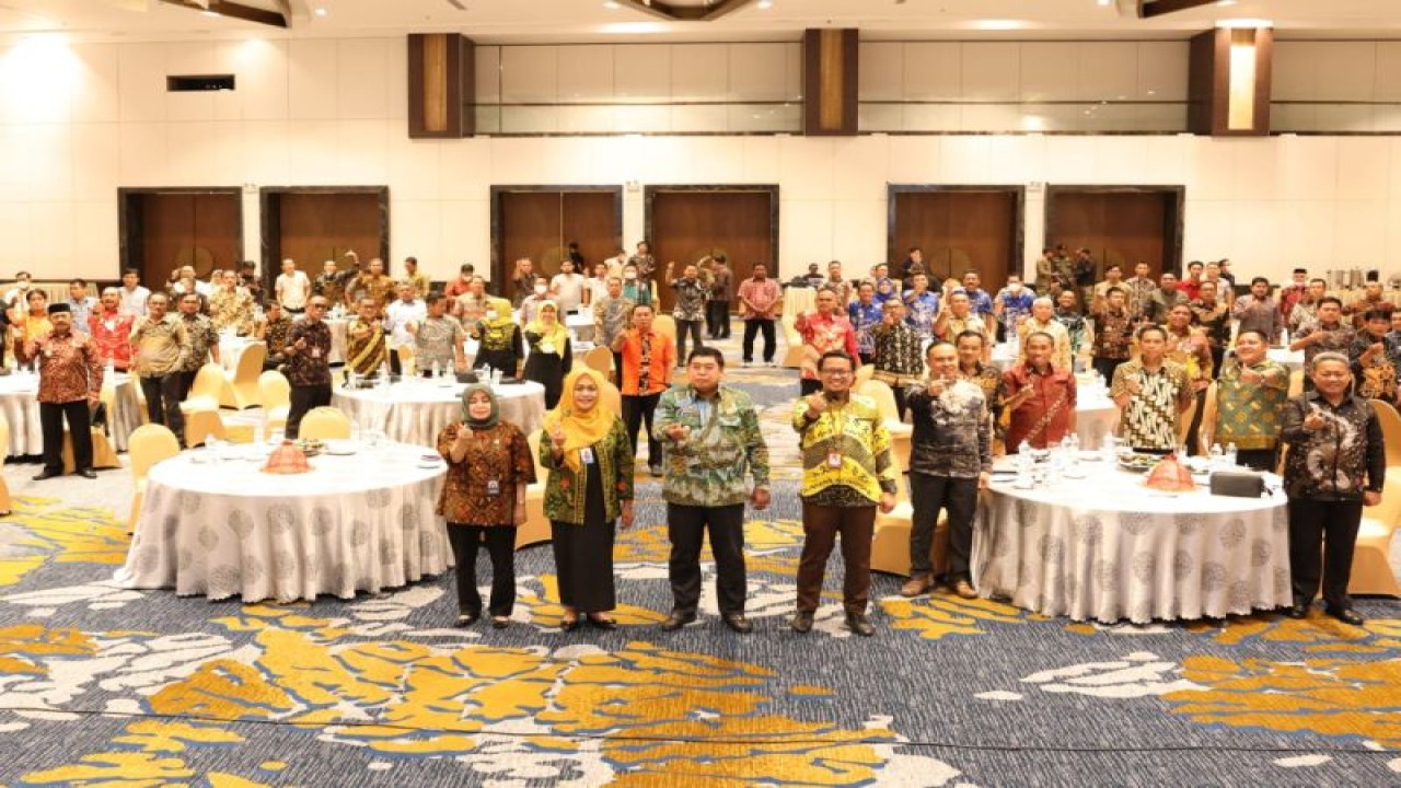 Suasana kegiatan Komunikasi Informasi dan Edukasi (KIE) dari BKKBN Sulsel bersama mitra Camat se-Sulawesi Selatan. Antara/ HO- BKKBN Sulsel