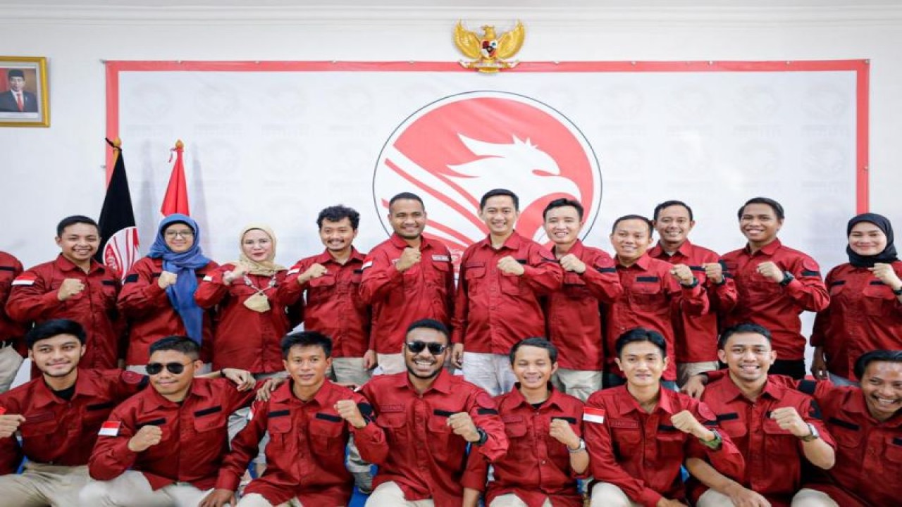 Foto bersama saat deklarasi Merah Putih Institute (MPI) di Jakarta, Kamis (10/11/2022) (ANTARA/HO-MPI)