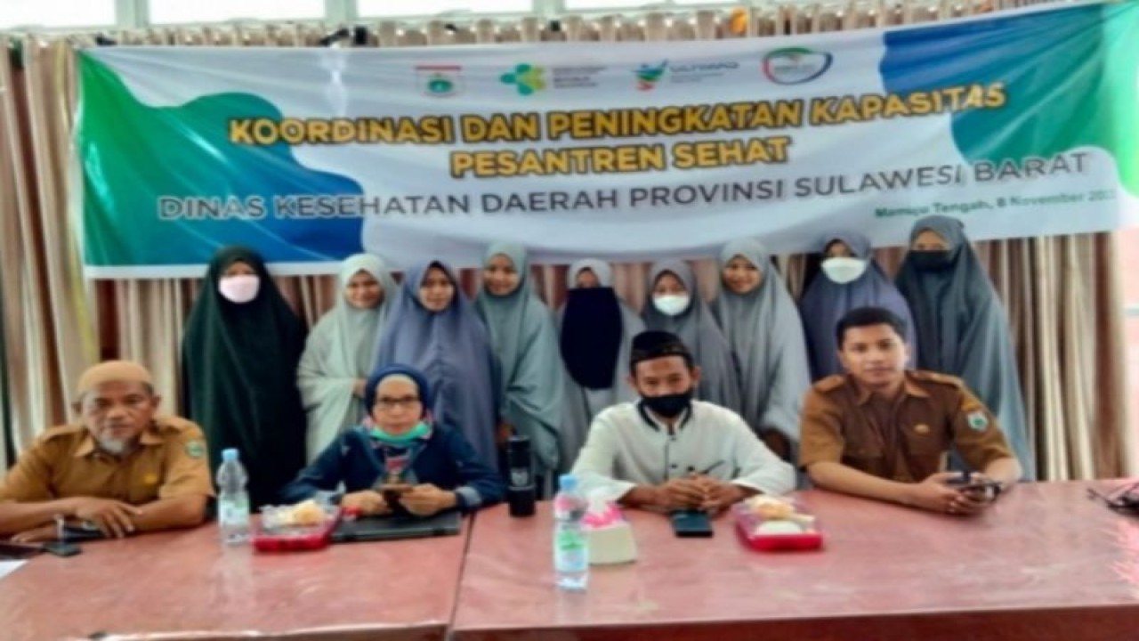 Dinkes Sulbar melaksanakan koordinasi dan peningkatan kapasitas pesantren sehat di aula Puskesmas Kecamatan Topoyo Kabupaten Mamuju Tengah, Rabu (16/11/2022). ANTARA/ M Faisal Hanapi