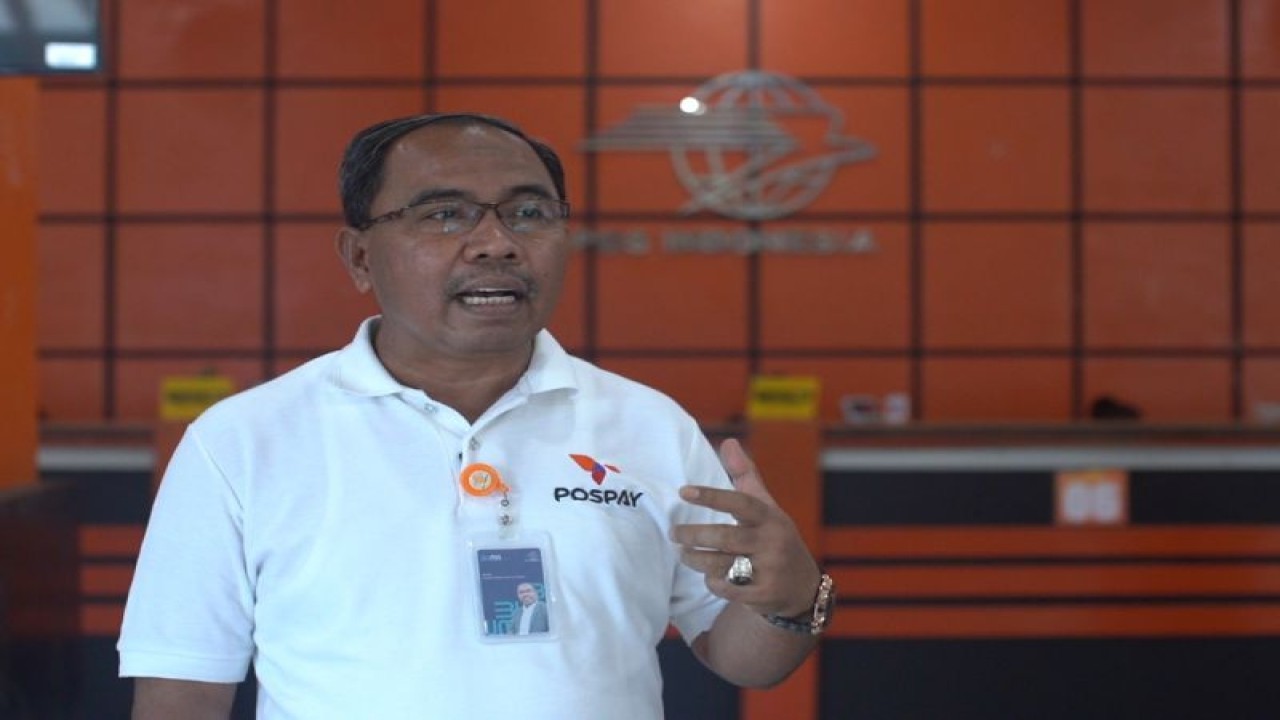 Direktur Bisnis Jasa Keuangan PT Pos Indonesia (Persero) Haris (Antara/HO/Pos Indonesia)