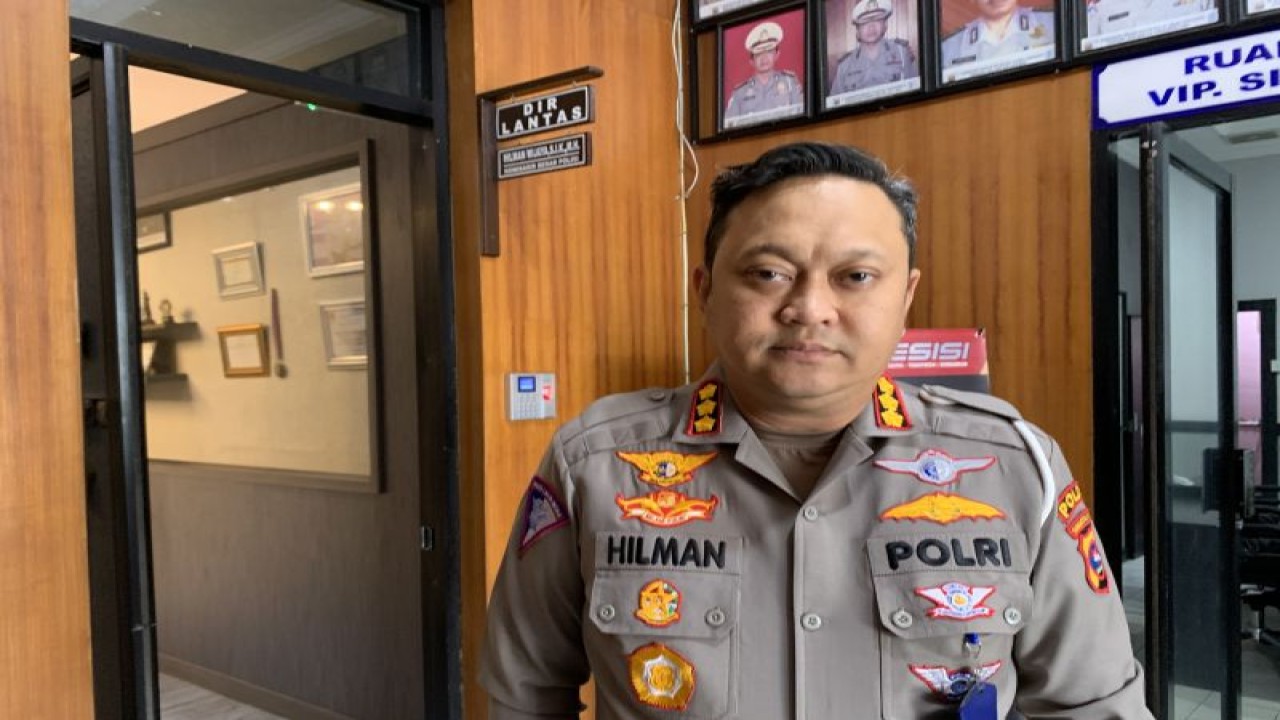 Direktur Lalu Lintas Polda Sumbar Kombes Pol Hilman Wijaya (ANTARA/ Mario S Nasution)