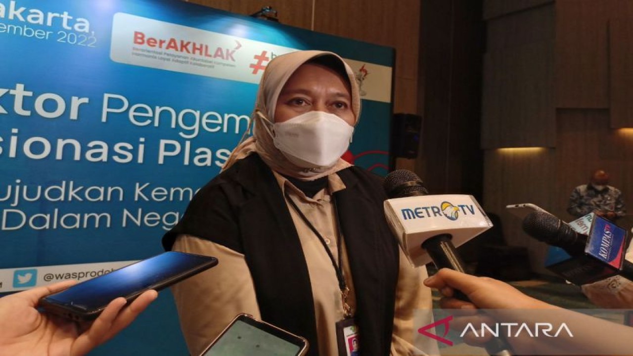 Direktur Produksi dan Distribusi Kefarmasian Kementerian Kesehatan (Kemenkes) Agusdini Banun Saptaningsih saat ditemui di Hotel Grand Mercure di Jakarta, Senin (21/11/2022) (ANTARA/Suci Nurhaliza)