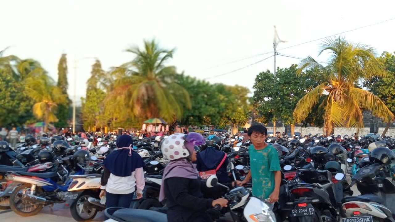 Ilustrasi: salah satu potensi titik retribusi parkir di Kota Mataram, Provinsi Nusa Tenggara Barat. (Foto: ANTARA/Nirkomala).