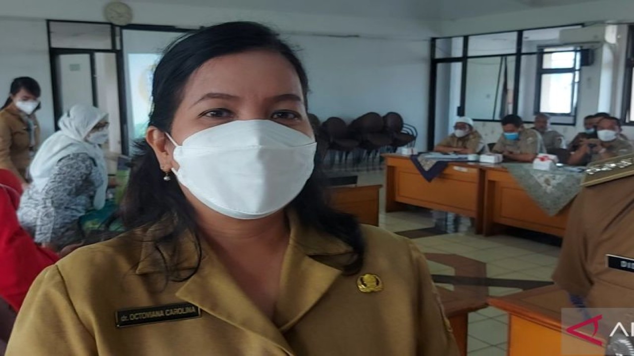 Kepala Puskesmas Kecamatan Pademangan dr Octoviana Carolina saat ditemui wartawan di Kantor Kecamatan Pademangan, Jakarta Utara, Senin (21/11/2022). ANTARA/Abdu Faisal