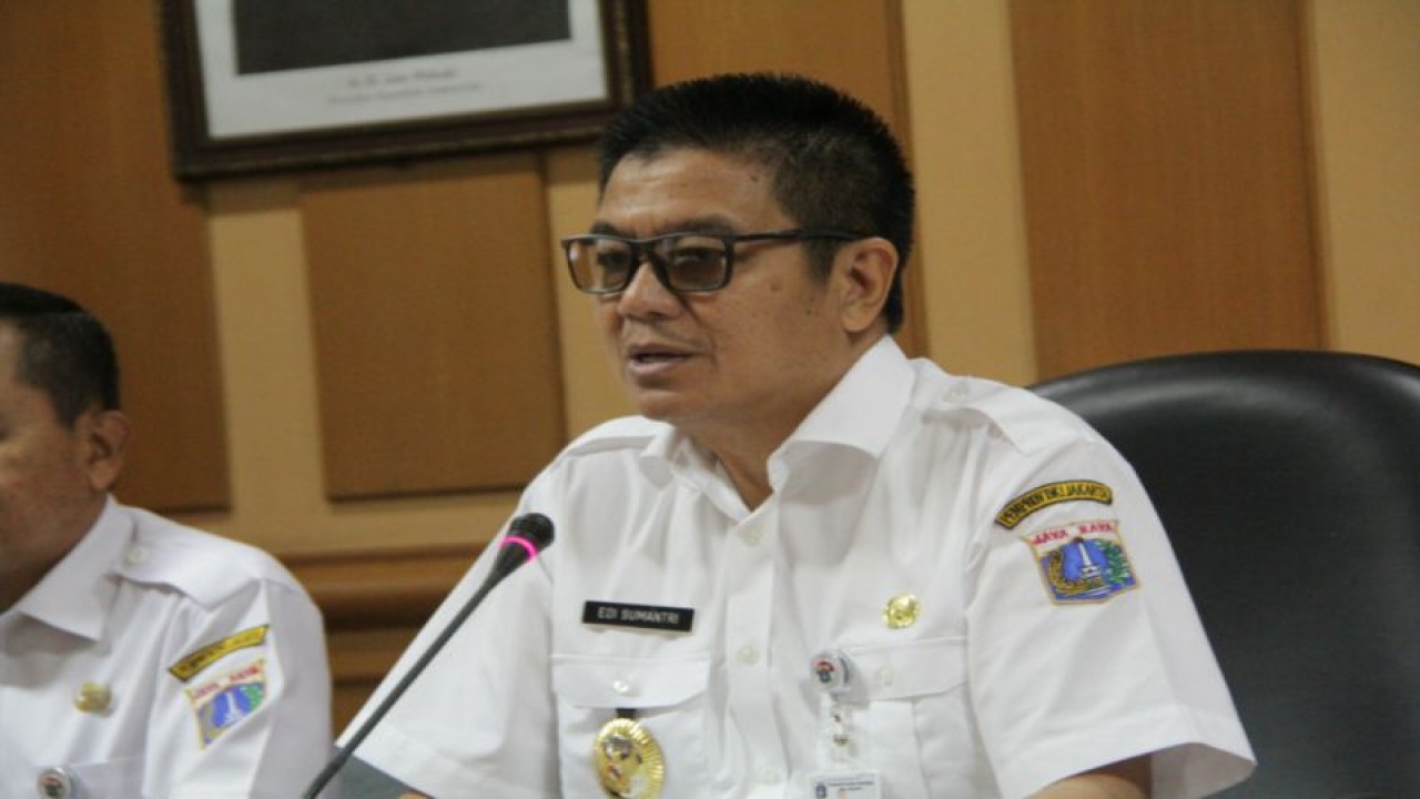 Wakil Wali Kota Administrasi Jakarta Selatan Edi Sumantri memberikan arahan dalam dialog bertajuk “Mengenal Kejahatan Cyber Dalam Upaya Pencegahan Tindak Pidana Perdagangan Orang”, Jakarta, Rabu (23/11/2022). ANTARA/HO-Kominfotik Jakarta Selatan