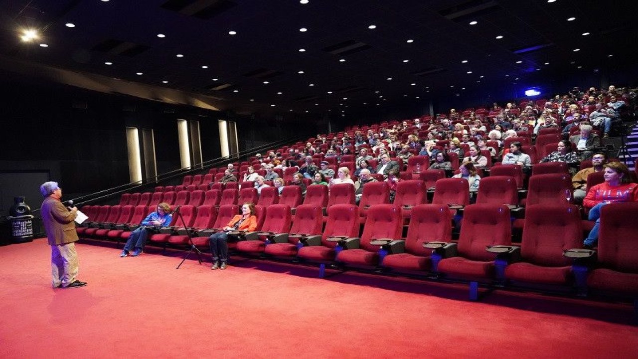 Kegiatan Indonesia Movie Nights yang diadakan KBRI Oslo melalui kerja sama dengan Festival Film Fra Sor, salah satu festival film terbesar di Norwegia. (ANTARA/HO-KBRI Oslo)