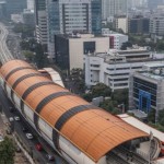 Foto udara suasana pembangunan proyek LRT (Light Rail Transit) JABODEBEK di kawasan Kuningan, Jakarta, Kamis (22/9/2022). ANTARA FOTO/Galih Pradipta/foc.-1668147990