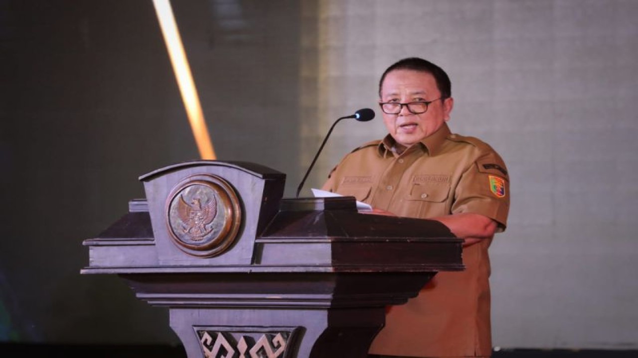 Gubernur Lampung Arinal Djunaidi saat memberi sambutan memperingati HUT PGRI ke-77 dan Hari Guru Nasional 2022. ANTARA/HO-Pemprov Lampung.