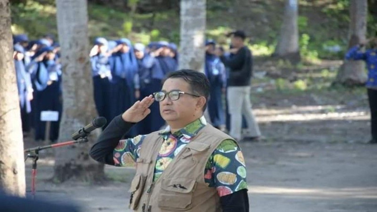 Penjabat Gubernur Sulbar Akmal Malik menjadi inspektur upacara peringatan Hari Pahlawan di Desa Laliko, Kecamatan Campalagian, Kabupaten Polewali Mandar, Kamis (10/11/2022) ANTARA/M. Faisal Hanapi