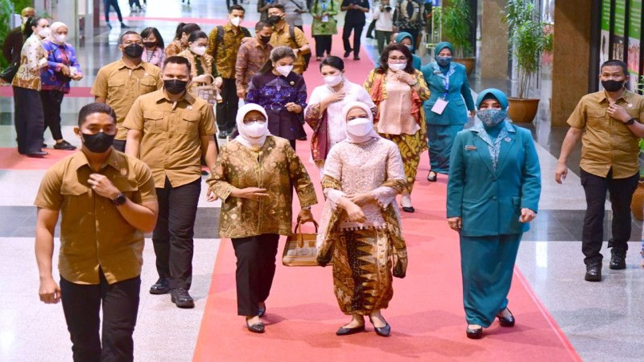 Ibu Negara Iriana Joko Widodo saat menghadiri Rapat Koordinasi Nasional (Rakornas) Tim Penggerak Pemberdayaan dan Kesejahteraan Keluarga (TP PKK) Tahun 2022, di Jakarta, Senin (28/11/2022). ANTARA/HO-Biro Pers Sekretariat Presiden