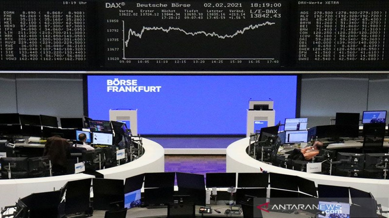 Ilustrasi: Grafik indeks harga saham DAX Jerman digambarkan di Bursa Efek Frankfurt, Jerman. ANTARA/REUTERS/Staff/aa. (REUTERS/STAFF)