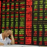 Ilustrasi: Investor memantau pergerakan saham di Bursa China (ANTARA/Reuters)-1668678544