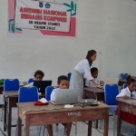 Ilustrasi - Para siswa salah satu SD di Kabupaten Teluk Wondama mengikuti Asesmen Nasional Berbasis Komputer (ANBK) baru-baru ini. ANTARA/HO-Zack Tonu B-1668133110