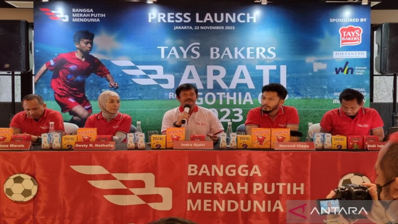 Direktur Teknik PSSI Indra Sjafri (tengah) menjadi salah satu pembicara pada persiapan Tays Bakers BARATI Road to Gothia Cup 2023 di Jakarta, Selasa (22/11/2022). ANTARA/Bayu Kuncahyo