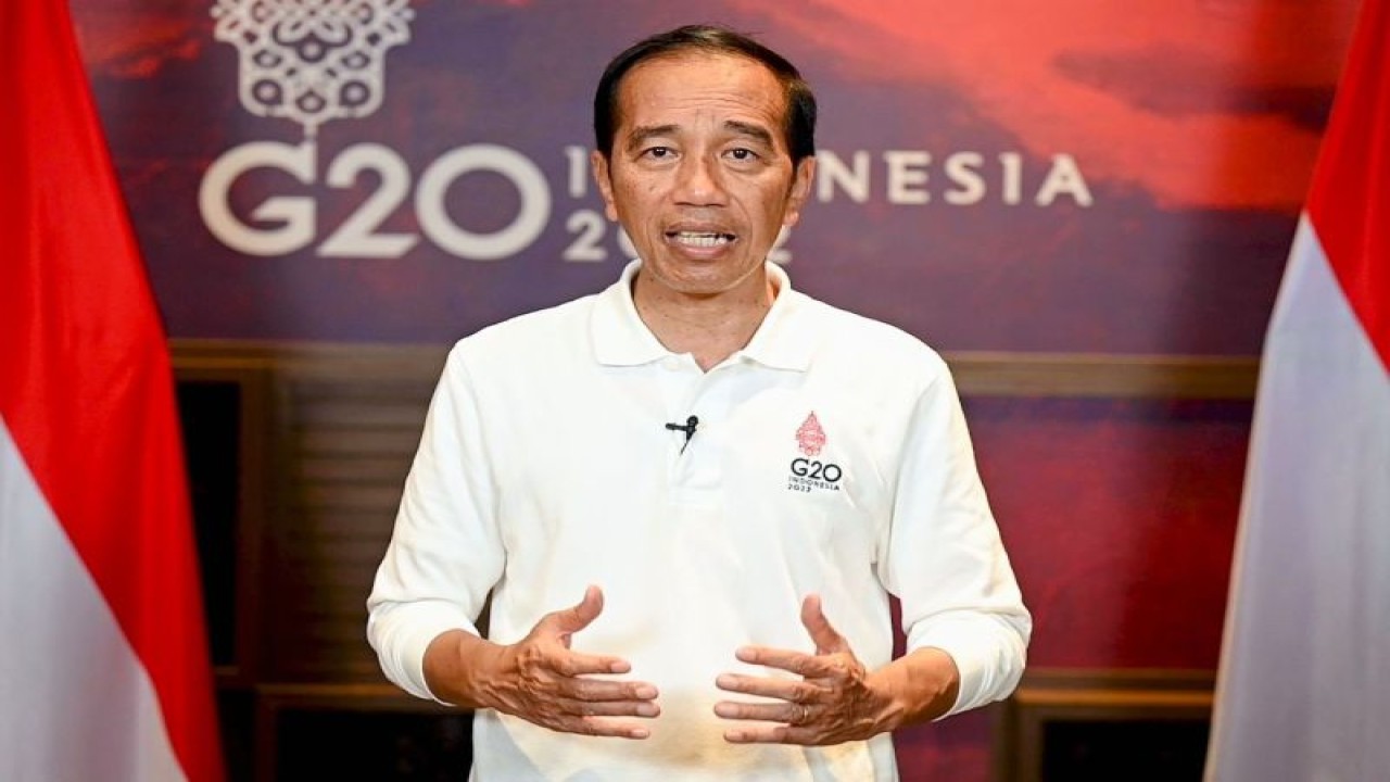 Presiden RI Joko Widodo menyampaikan pernyataan kesediaan dan kesiapan Indonesia menjadi tuan rumah Olimpiade musim panas 2036 dengan ibu kota Nusantara sebagai lokasi yang akan diajukan dalam sebuah tayangan yang disiarkan Rabu (16/11/2022). (ANTARA/HO-Biro Pers Sekretariat Presiden)