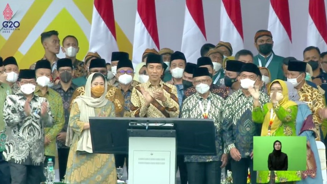 Presiden Jokowi membuka Muktamar ke-48 Muhammadiyah dan 'Aisyiyah di Solo, Jawa Tengah, Sabtu (19/11/2022). (Tangkapan Layar)