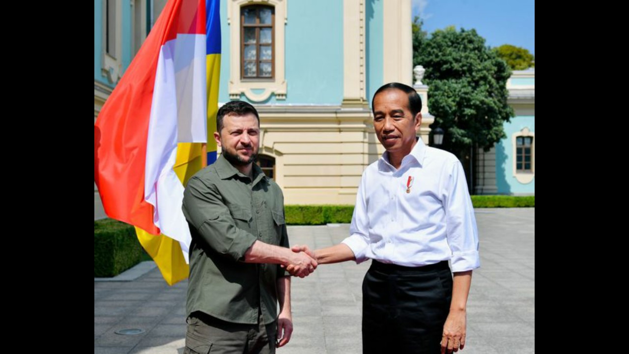 Jokowi dan Zelensky. (Net)