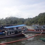 Kapal nelayan di Air Bangis Kabupaten Pasaman Barat banyak yang bersandar tidak pergi melaut karena cuaca ekstrem di daerah itu satu minggu terakhir.-1668923609