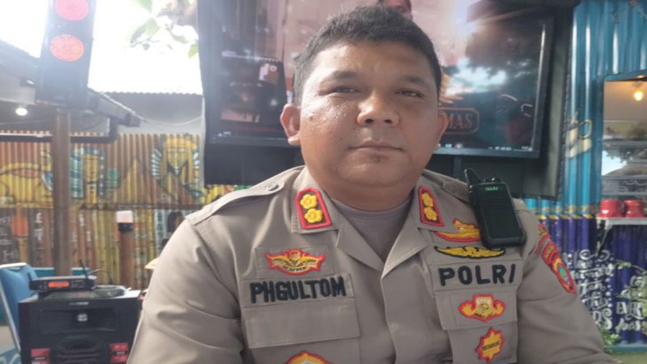 Kapolres Manokwari AKBP Parasian Herman Gultom. (ANTARA/Hans Arnold Kapisa)