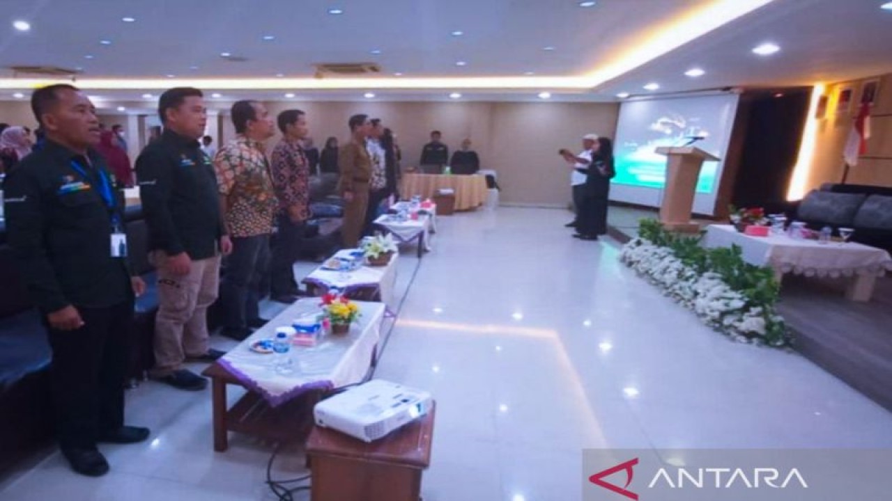 Kegiatan Focus Group Discussion (FGD) Sosialisasi Indeks Pembangunan Statistik (IPS) Kabupaten Natuna di Ranai, Natuna, Selasa. (ANTARA/Cherman)