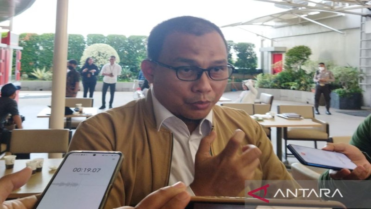 Kepala Bagian Pemberitaan KPK Ali Fikri di Gedung Merah Putih KPK, Jakarta, Senin (21/11/2022). (ANTARA/Benardy Ferdiansyah)