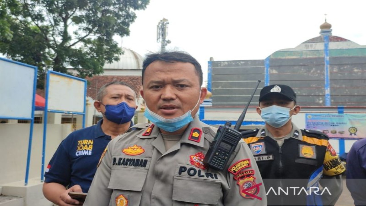 Kepala Polsek Ujungberung, Komisaris Polisi Karyaman. ANTARA/Bagus A Rizaldi