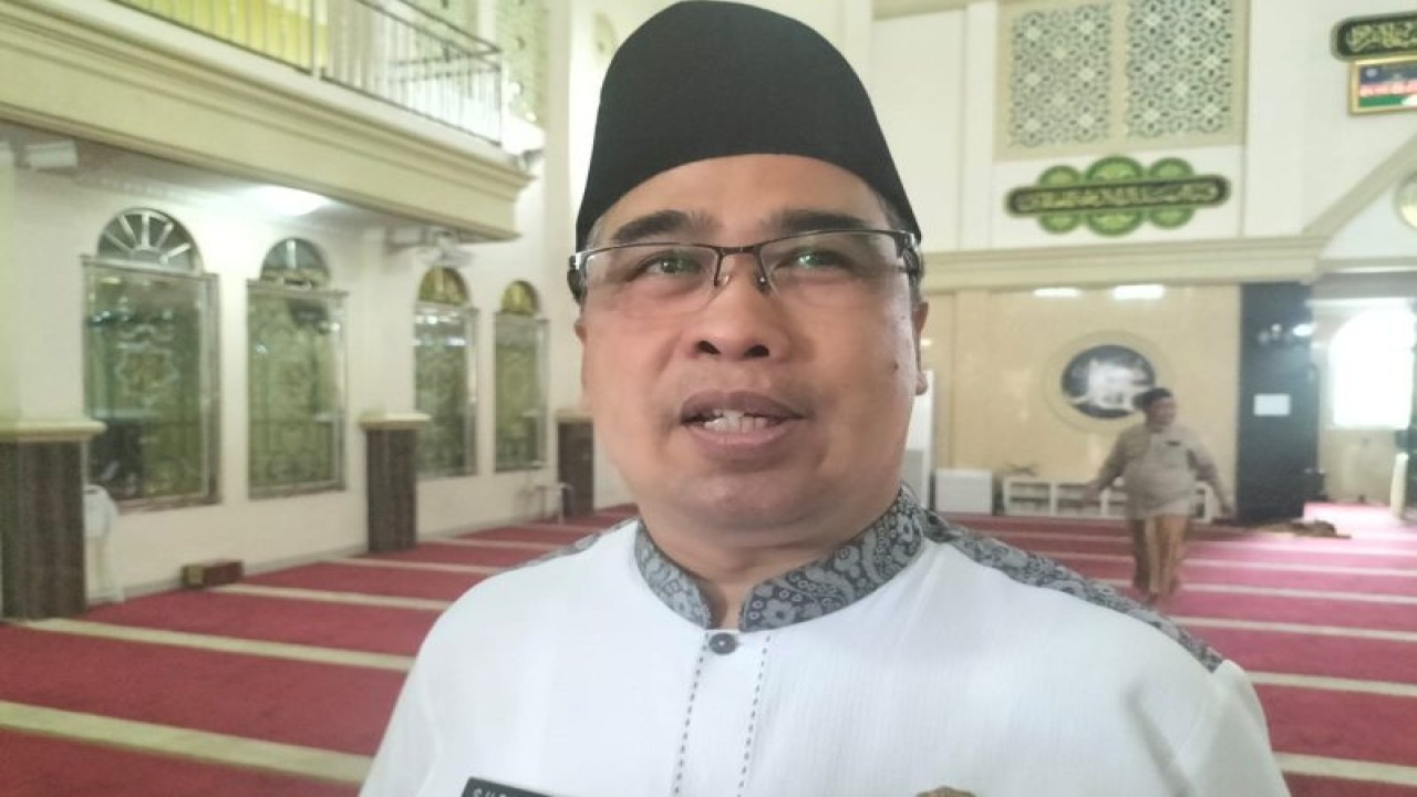 Kepala Suku Dinas Sosial Jakarta Barat, Suprapto saat ditemui di kawasan Kembangan, Jumat (29/7/2022). ANTARA/Walda