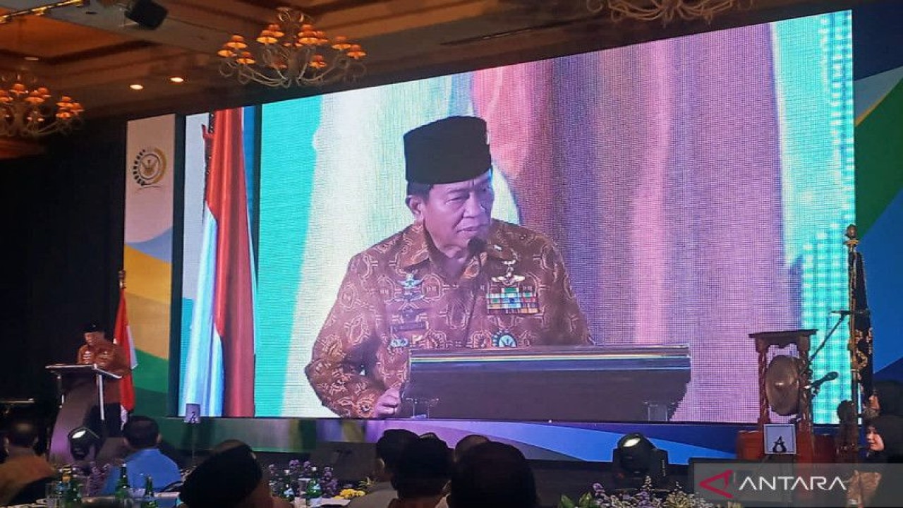 Ketua Umum Dewan Pimpinan Pusat (DPP) Pepabri Jenderal TNI (Purn) Agum Gumelar saat memberikan sambutan dalam acara Pembukaan Musyawarah Nasional (Munas) Ke-16 Pepabri di Jakarta, Kamis (17/11/2022). ANTARA/Tri Meilani Ameliya.