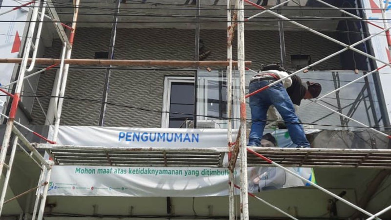 Pekerja sektor jasa konstruksi menjadi salah satu sasaran yang dibidik BPJAMSOSTEK Cabang Purwokerto untuk diikutsertakan dalam program jaminan sosial ketenagakerjaan. FOTO ANTARA/HO-BPJAMSOSTEK