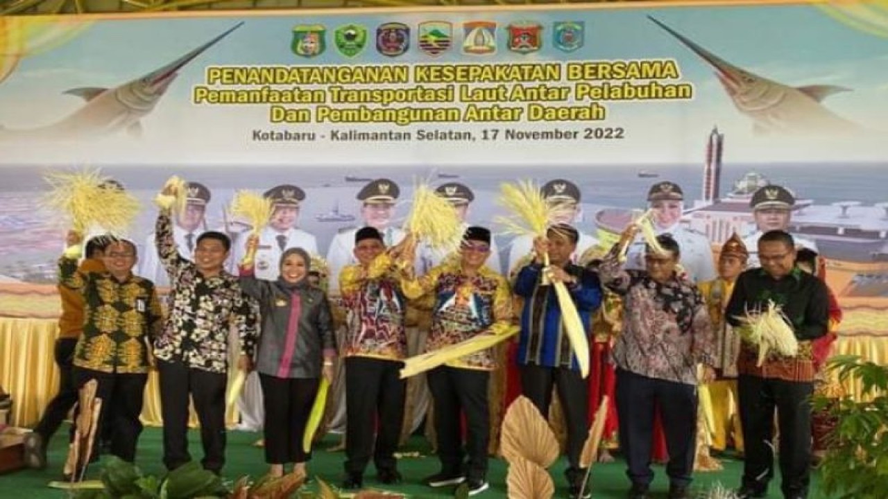 Pemerintah Kabupaten Mamuju Provinsi Sulawesi Barat (Sulbar) membangun kerjasama ekonomi dengan lima wilayah kabupaten dan kota di pulau Kalimantan dan Sulawesi Selatan di Mamuju, Rabu (23/11/2022) ANTARA Foto/ M Faisal Hanapi