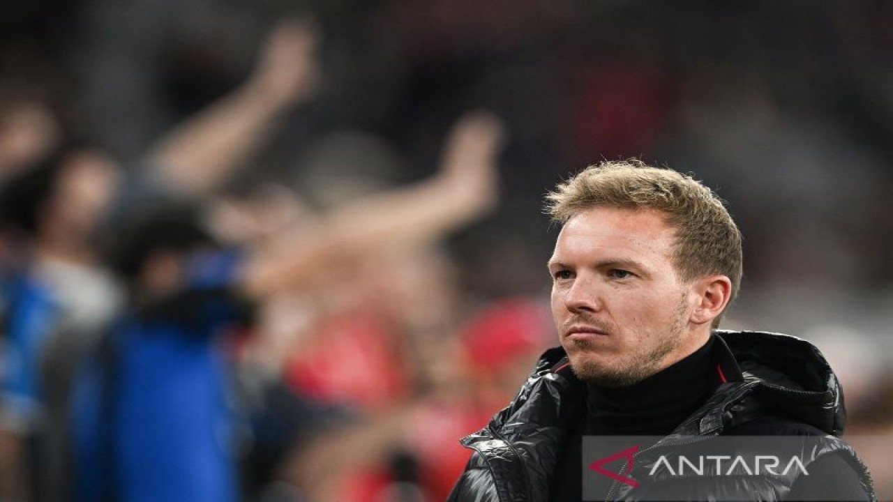 Manajer Bayern Muenchen Julian Nagelsmann saat mendampingi timnya menghadapi Inter Milan dalam laga pemungkas Grup C Liga Champions di Stadion Allianz Arena, Muenchen, Jerman, Selasa (1/11/2022) waktu setempat. (ANTARA/AFP/Christof Stache)