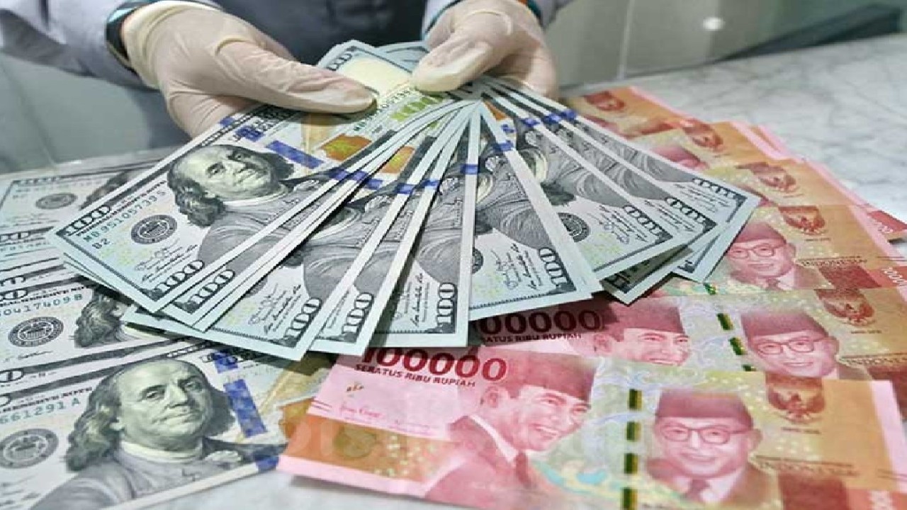 Mata uang rupiah dan dolar AS/ist