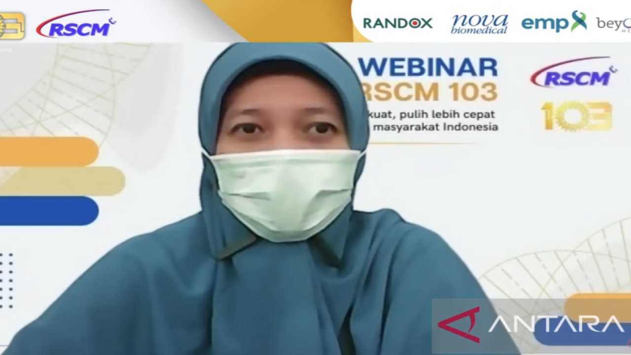 Tangkapan layar Dokter Spesialis Kedokteran Fisik rehabilitasi (Konsultan) Melinda Harini dalam webinar HUT ke-103 RSCM yang disaksikan secara daring, Selasa (15/11/2022). (ANTARA/YouTube RSCM)