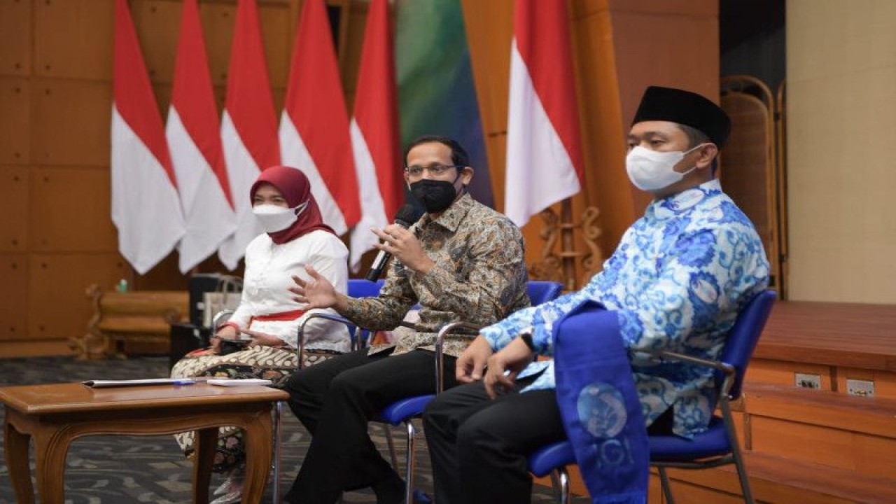 Mendikbudristek Nadiem Anwar Makarim saat menerima kunjungan guru di Jakarta, Jumat (25/11/2022). ANTARA/HO-Dokumentasi Pribadi