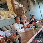 Menteri Investasi/Kepala BKPM Bahlil Lahadalia (tengah) dalam temu media di Nusa Dua, Bali, Senin (14/11/2022). (ANTARA/Ade Irma Junida)-1668408654