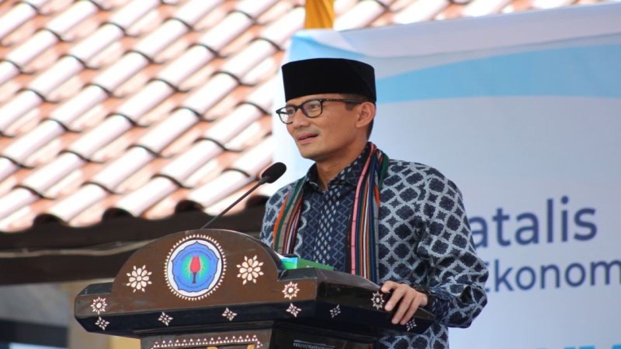 Menteri Pariwisata dan Ekonomi Kreatif Sandiaga Salahuddin Uno. (ANTARA/HO-Humas Unram)