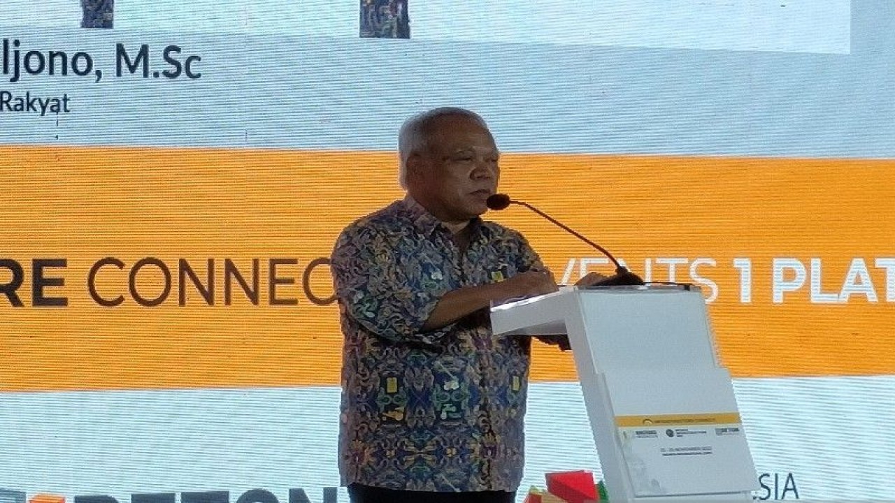 Menteri Pekerjaan Umum dan Perumahan Rakyat (PUPR) Basuki Hadimuljono membuka Infrastructure Connect 2022 di Jakarta, Rabu (23/11/2022). ANTARA/Aji Cakti.